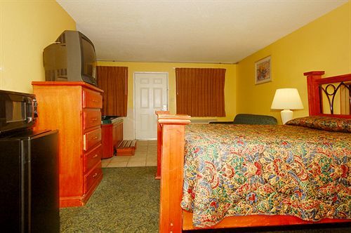 Ambassador Inn Фресно Экстерьер фото