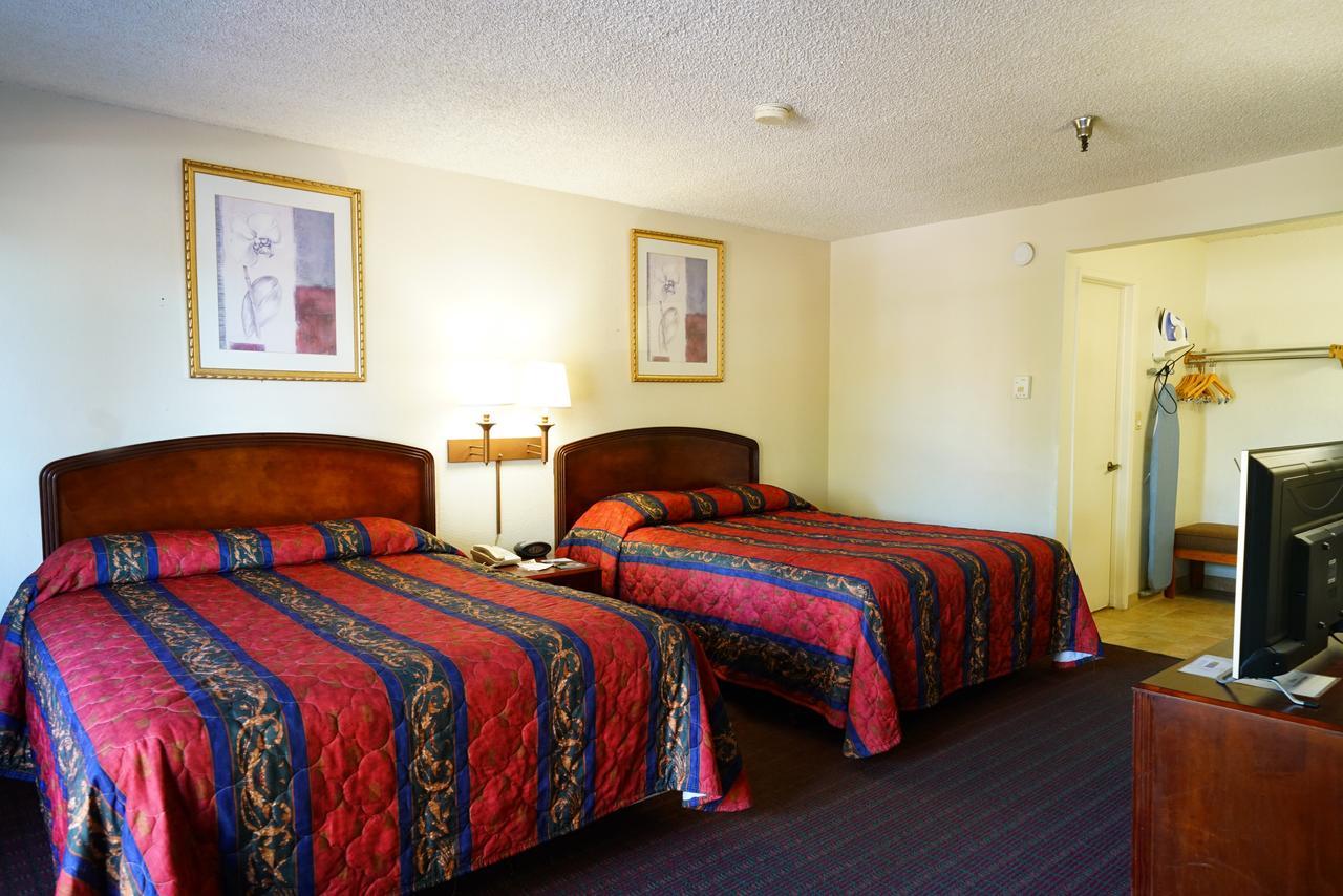 Ambassador Inn Фресно Экстерьер фото